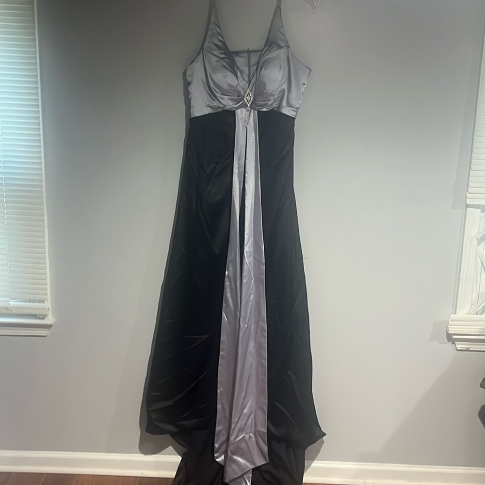Formal purple shades dress with train